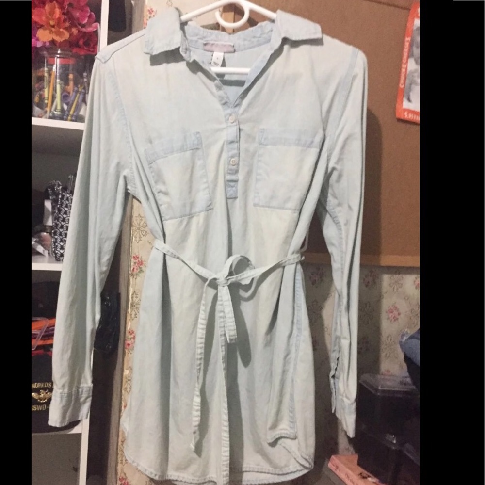 Blue White denim dress long sleeved with pockets